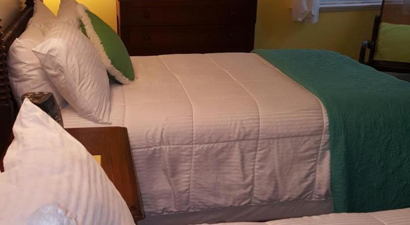 The Caribbean Court Boutique Hotel Vero Beach Exterior foto